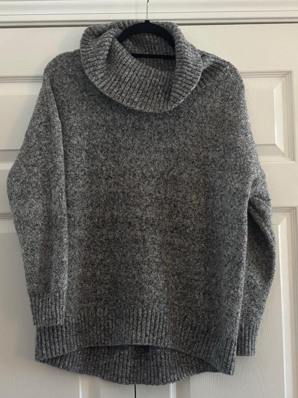 Old Navy Gray Heathered Oversized Turtleneck Sweater